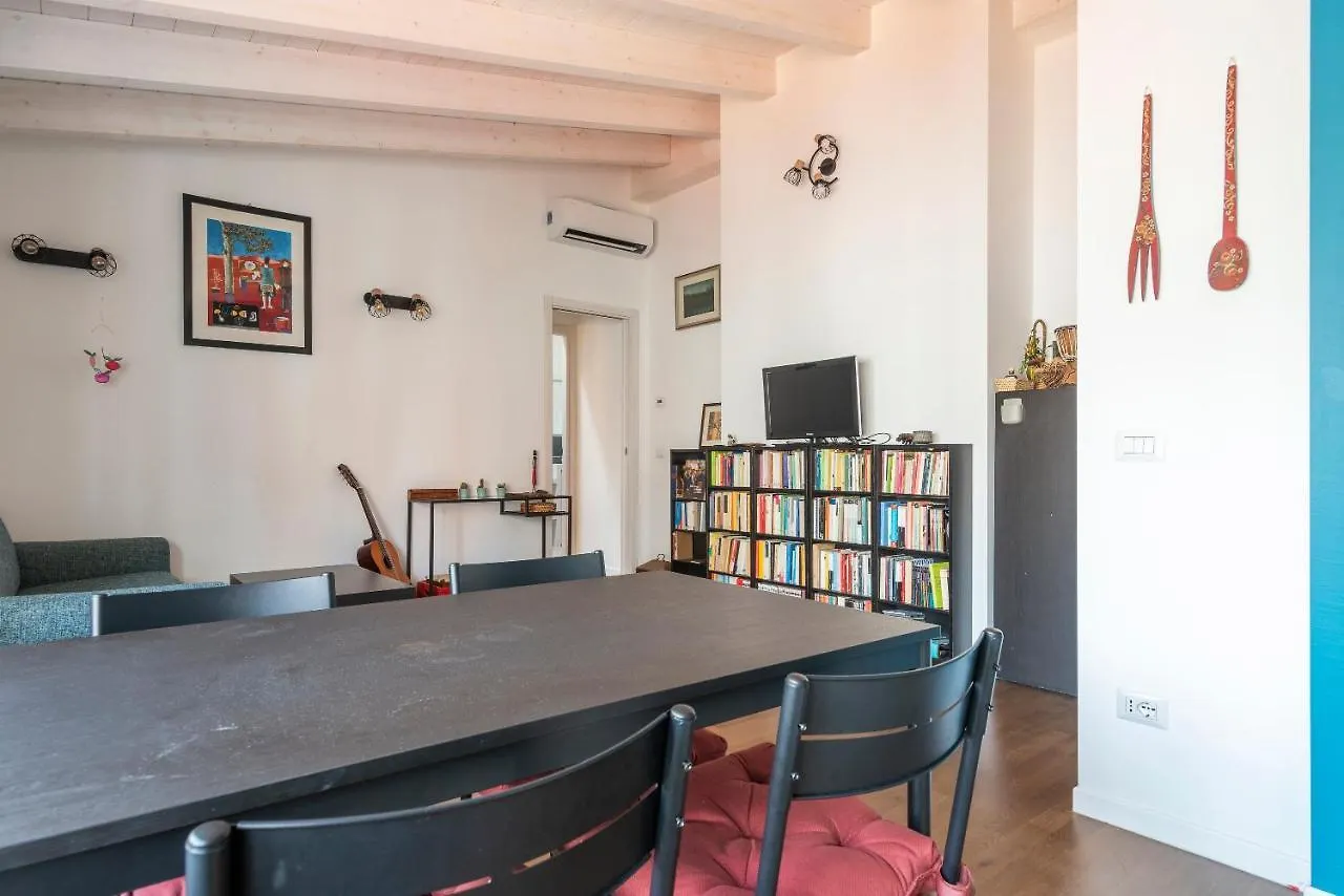 Cozy Apartment Near Central Station 밀라노